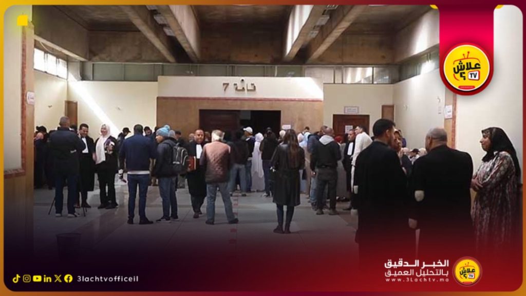 دفاع “أولاد الفشوش” المتهمين برشق السيارات بالبيض يطالب بمحاكمة عادلة دون تحميلهم مسؤولية كونهم ينتمون لعائلات معروفة وغنية.