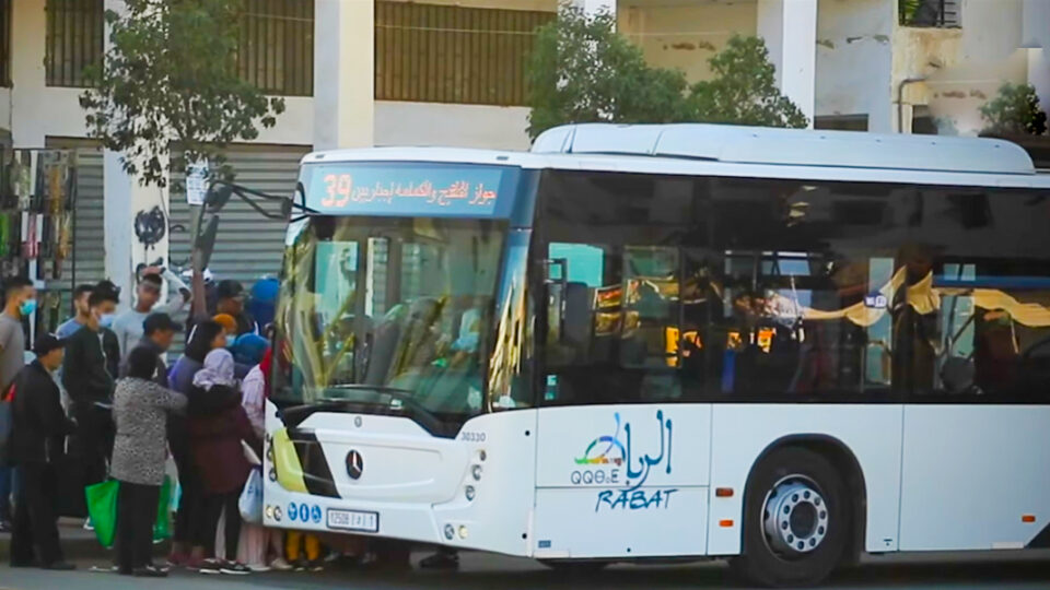 معاناة سكان “ديار المنصور 2” بمدينة تامسنا مع ضعف وسائل النقل
