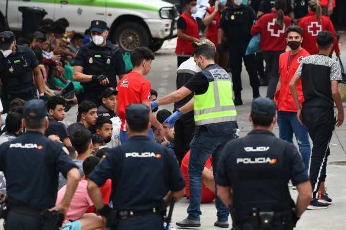 إسبانيا ترصد 25 مليون يورو إضافية لدعم رعاية القاصرين المهاجرين في سبتة