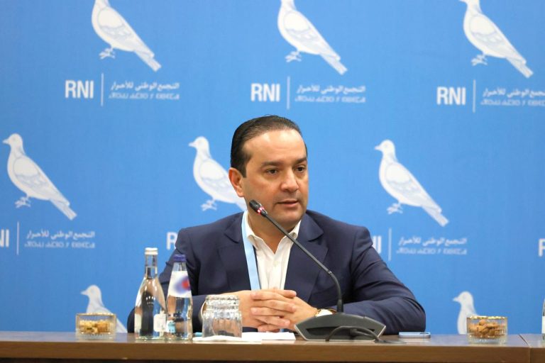 بعد أيام من الصمت.. “الأحرار” يربط أحداث سبتة بقرار المحكمة الإسبانية ومعارضون يطالبون بتحمل المسؤولية السياسية